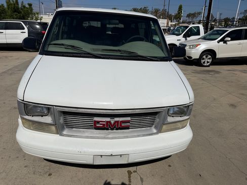Used 2000 GMC Safari Passenger RWD image 2