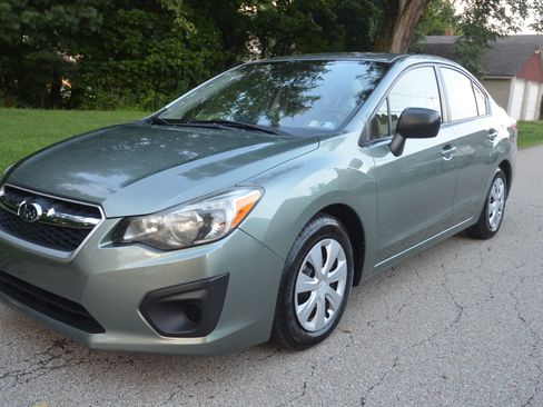 Used 2014 Subaru Impreza 2.0i Sedan AWD/4WD image 2