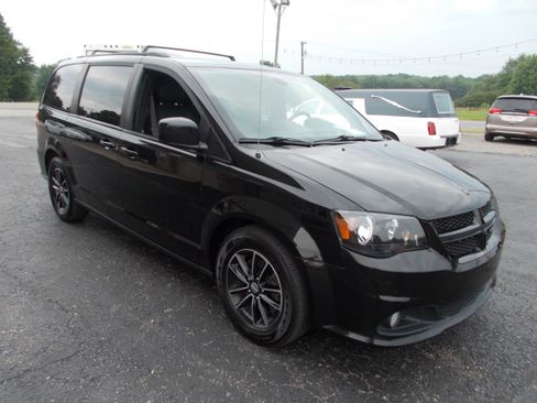 Used 2018 Dodge Grand Caravan GT FWD image 3