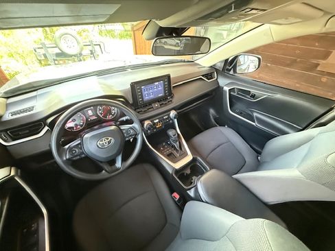 Used 2019 Toyota RAV4 AWD LE image 15