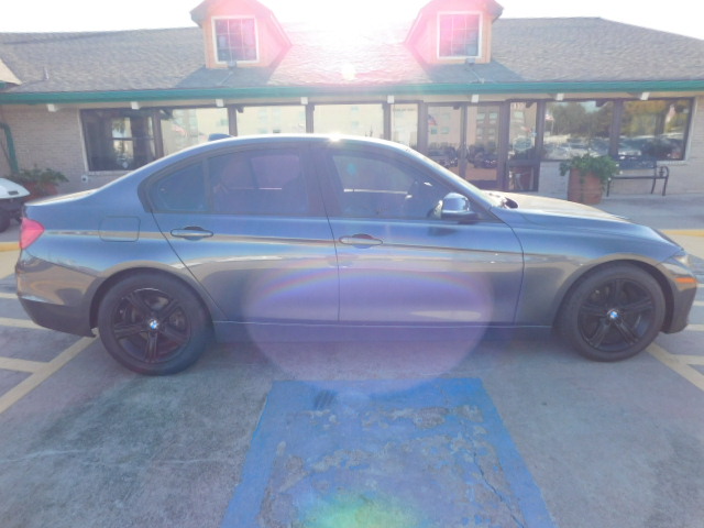 Used 2014 BMW 320i Sedan RWD image 9