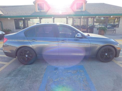 Used 2014 BMW 320i image 9