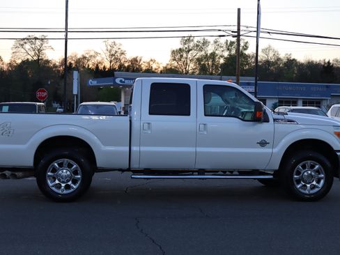 Used 2011 Ford F250 Lariat image 8