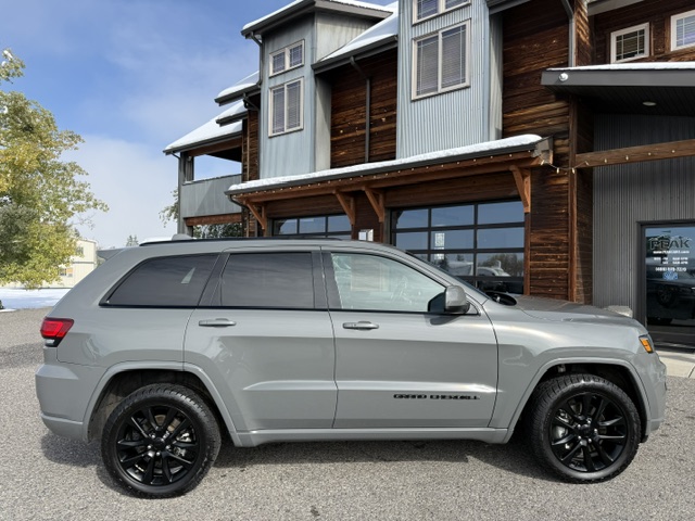 Used 2021 Jeep Grand Cherokee 4WD Laredo image 6