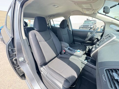 Used 2017 Nissan Leaf S image 20