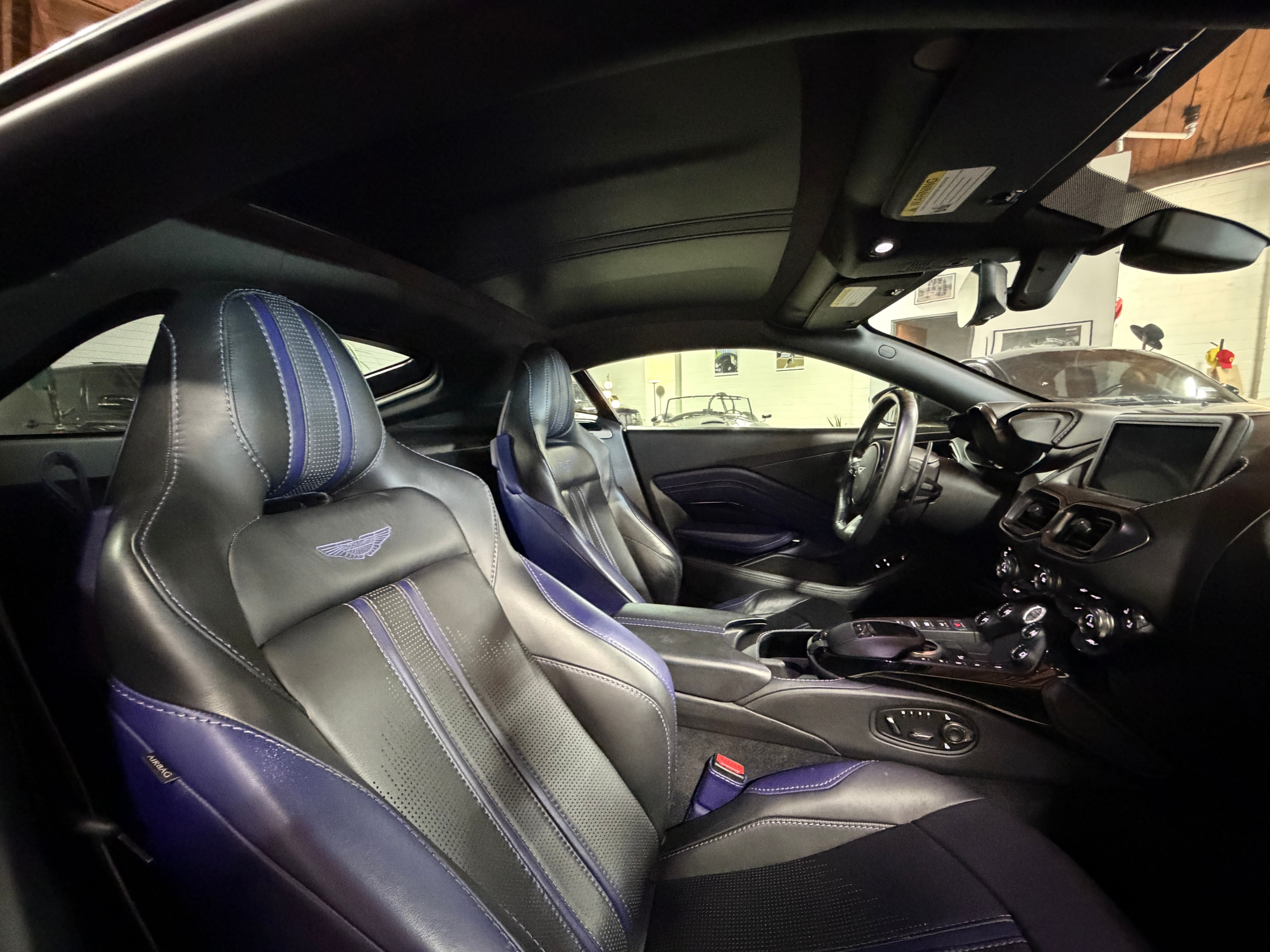 Used 2019 Aston Martin V8 Vantage Coupe RWD image 39