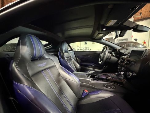 Used 2019 Aston Martin V8 Vantage Coupe RWD image 39