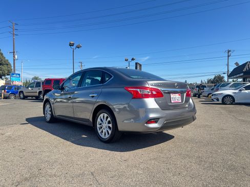 Used 2019 Nissan Sentra SV FWD image 4