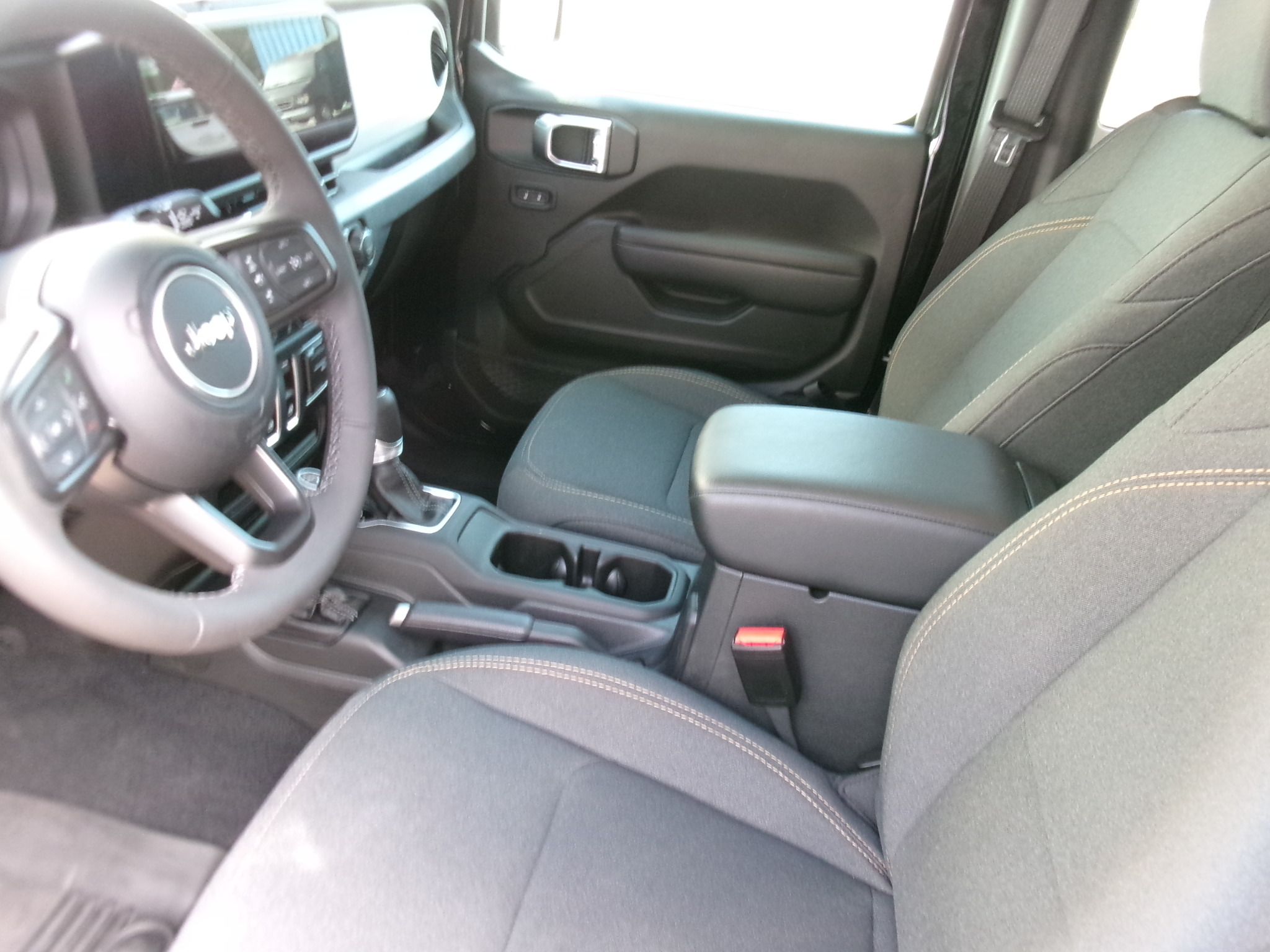 Used 2025 Jeep Wrangler 4WD Sport image 6