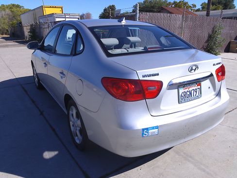 Used 2010 Hyundai Elantra SE image 3