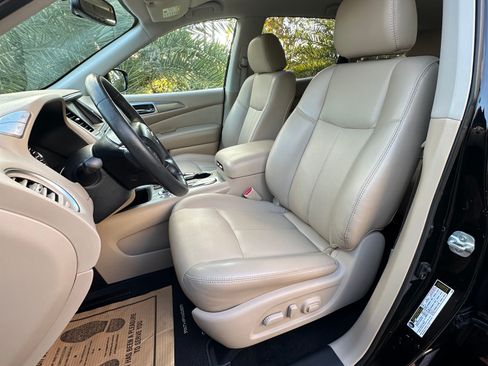 Used 2017 Nissan Pathfinder SL image 12