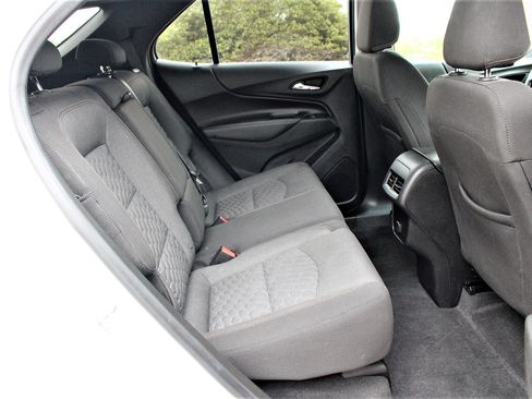 Used 2018 Chevrolet Equinox FWD LT w/ 1LT image 18