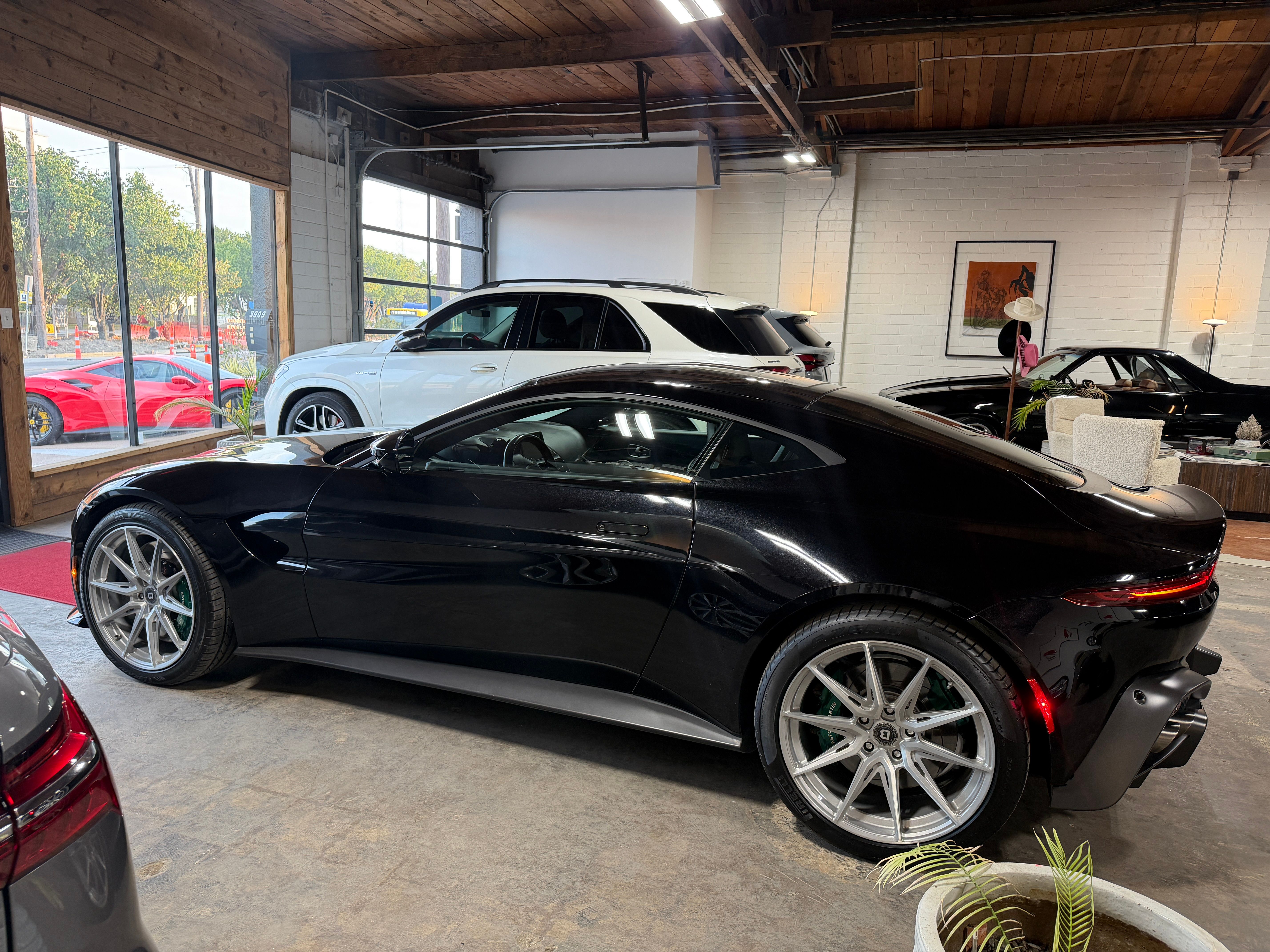 Used 2020 Aston Martin V8 Vantage Coupe RWD image 12