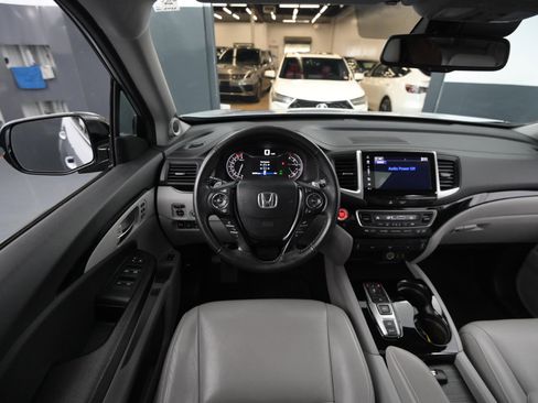 Used 2017 Honda Pilot Touring image 27