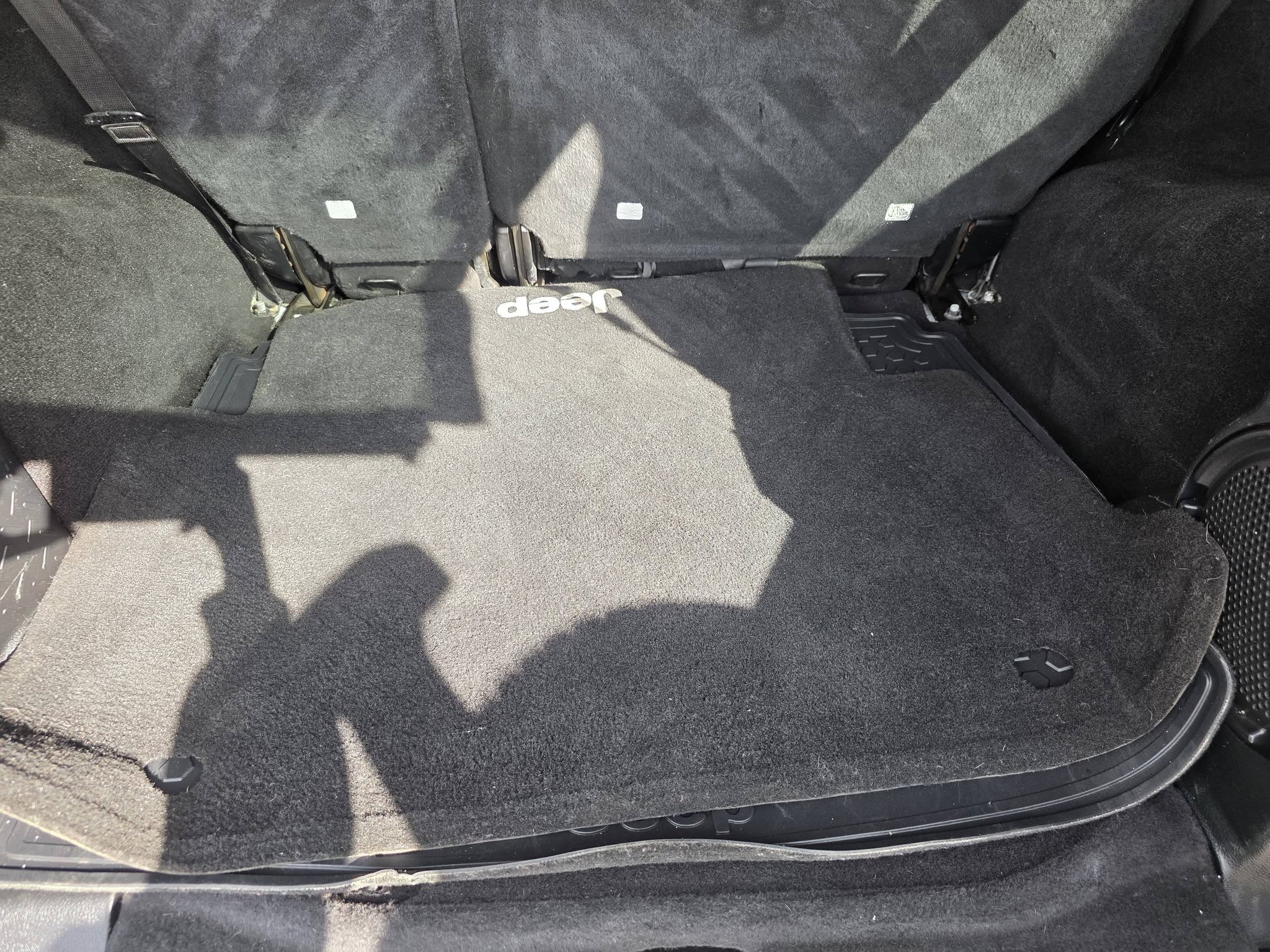 Used 2014 Jeep Wrangler 4WD Unlimited Sahara image 17