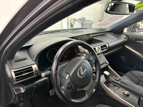 Used 2016 Lexus IS 200t F Sport RWD image 11