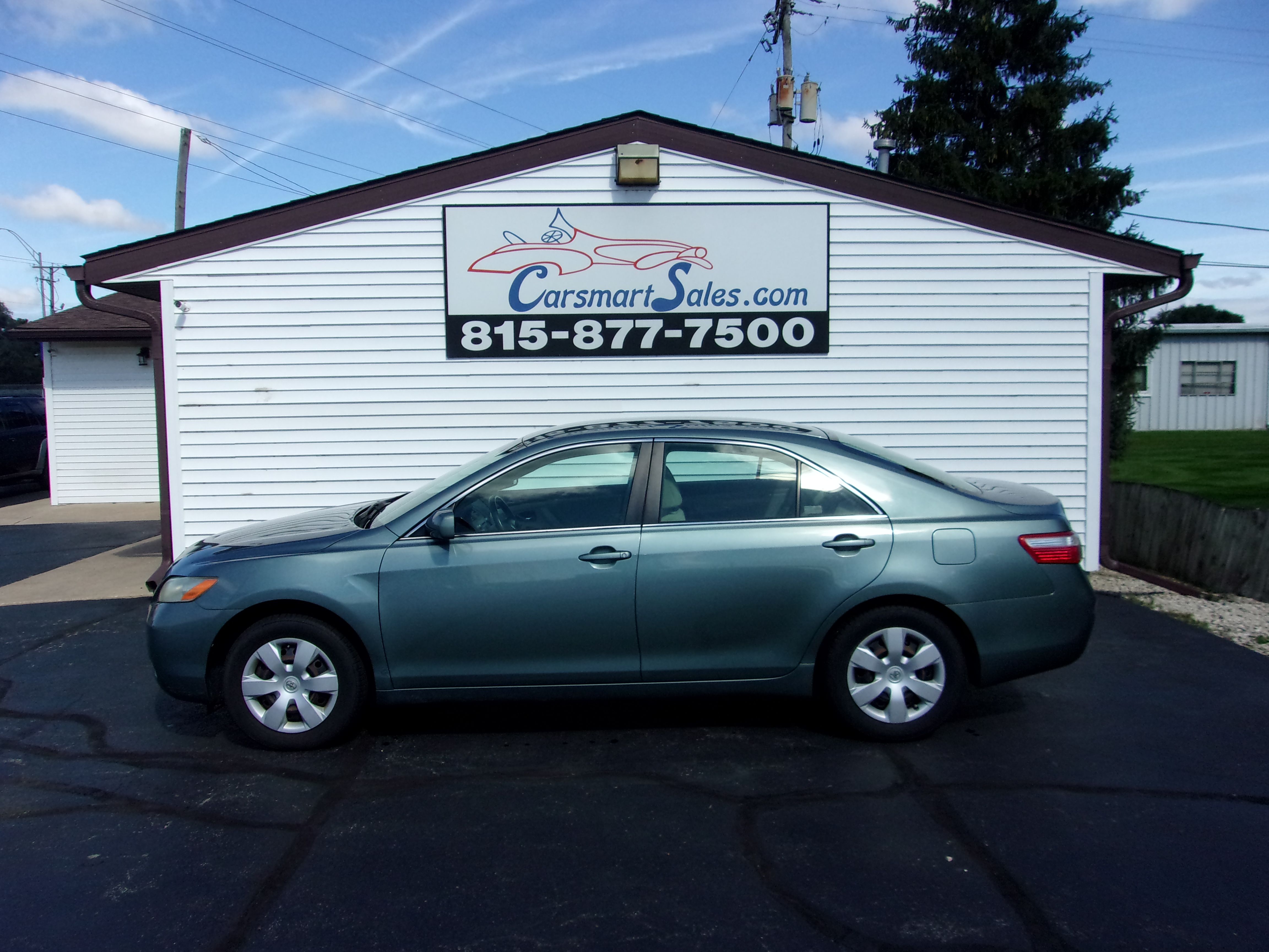 Used 2009 Toyota Camry LE Sedan FWD image 1