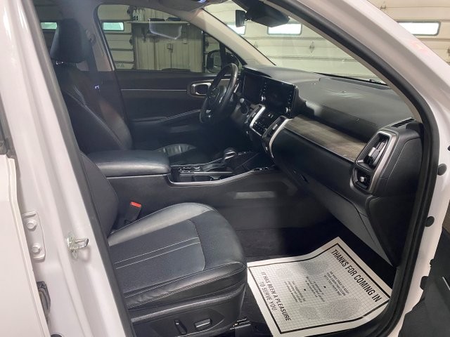 Used 2023 Kia Sorento AWD X-Line EX image 29