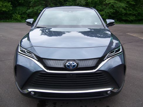 Used 2024 Toyota Venza Limited image 5