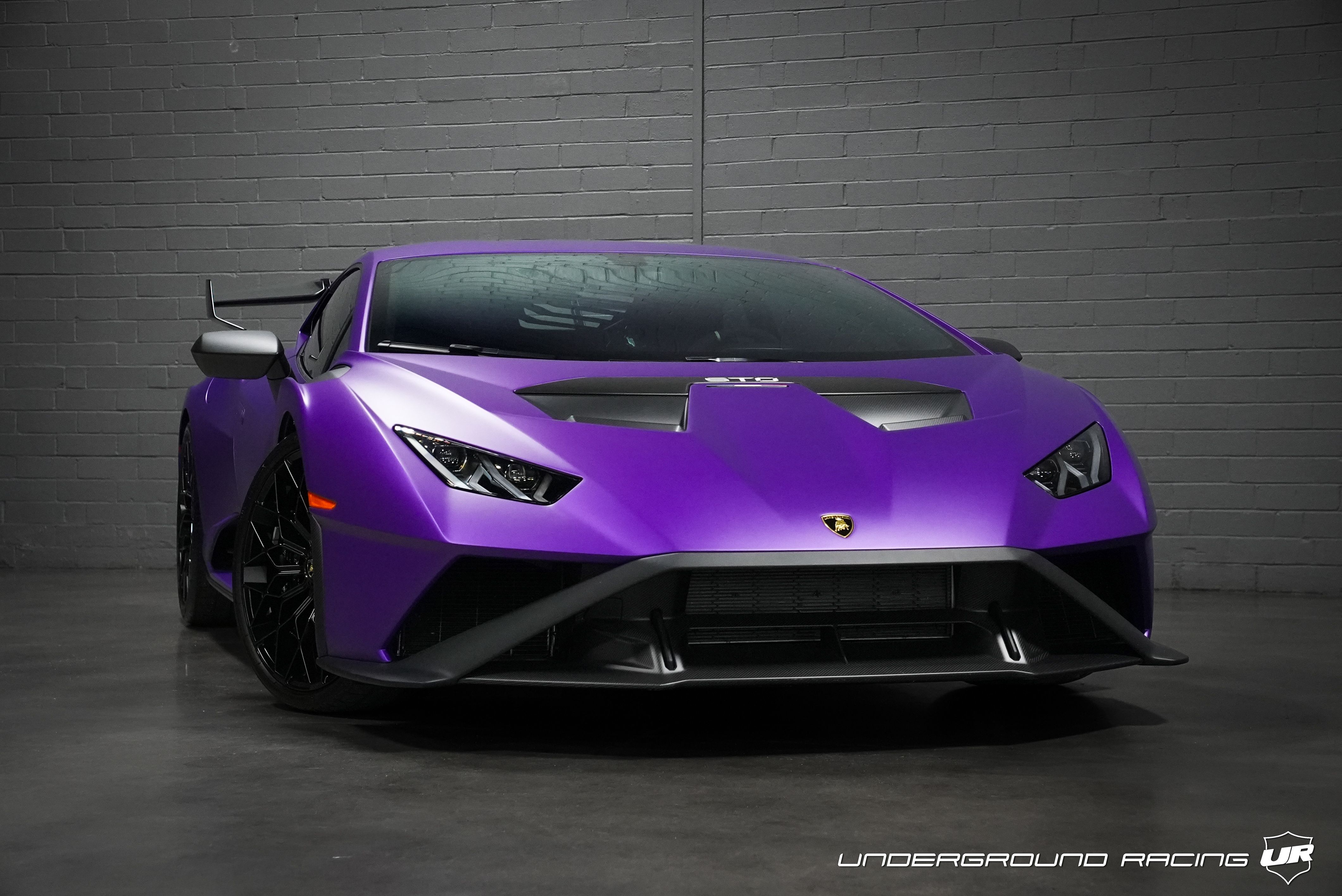 Used 2022 Lamborghini Huracan STO Coupe RWD image 3