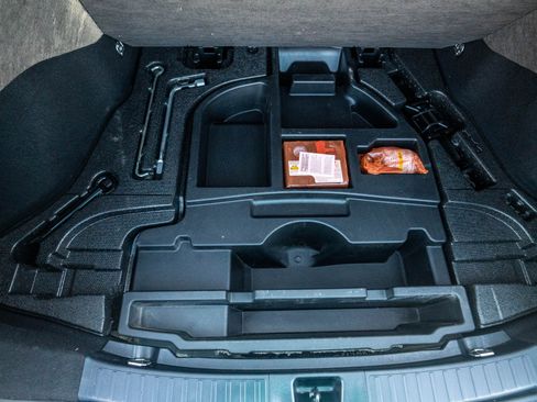 Used 2020 Toyota Prius image 15