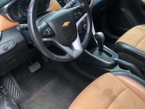 Used 2020 Chevrolet Trax FWD LT w/ 1LT image 4