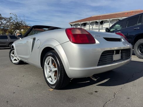Used 2002 Toyota MR2 Spyder image 7