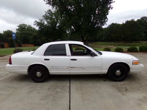 Used 2006 Ford Crown Victoria Police Interceptor RWD image 6