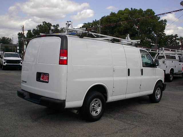 Used 2021 Chevrolet Express 3500 UNAVAIL RWD image 4