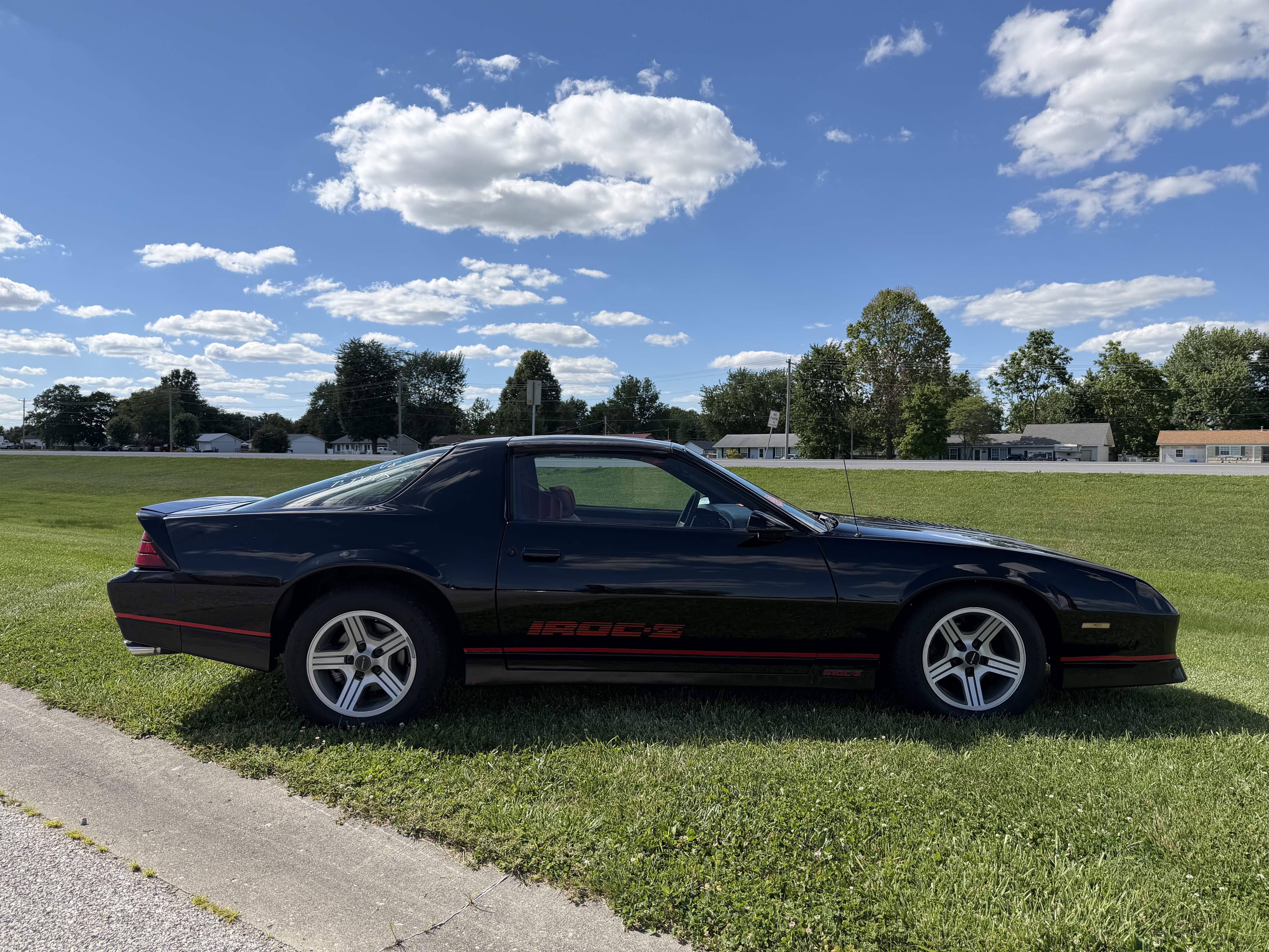 Used 1989 Chevrolet Camaro IROC-Z RWD image 7