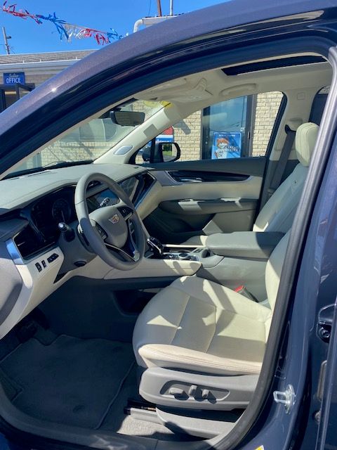 Used 2024 Cadillac XT6 AWD Premium Luxury image 13