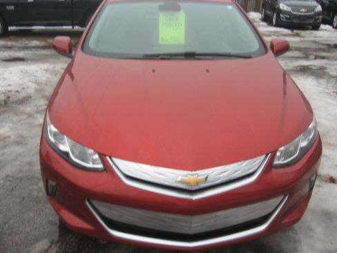 Used 2018 Chevrolet Volt LT image 2