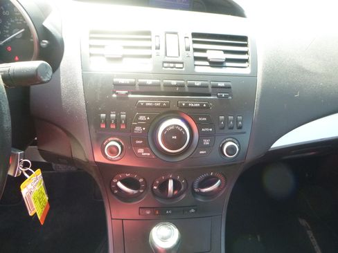 Used 2012 MAZDA MAZDA3 i Touring image 18