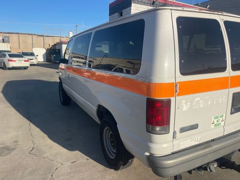 Used 2006 Ford E-350 and Econoline 350 image 5