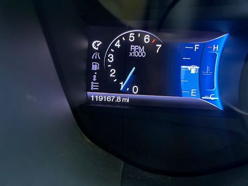 Used 2013 Ford Fusion SE FWD image 12