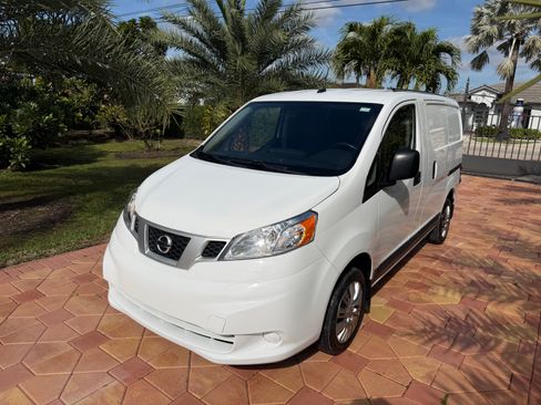 Used 2020 Nissan NV200 SV Van 4D FWD image 1