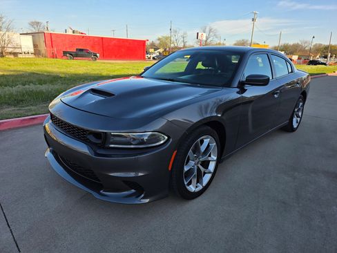Used 2020 Dodge Charger SXT image 3