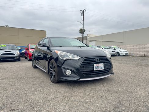 Used 2015 Hyundai Veloster Turbo FWD image 12