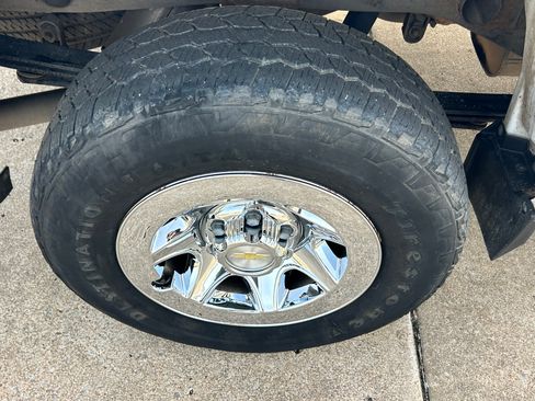 Used 2015 Chevrolet Silverado 1500 image 32