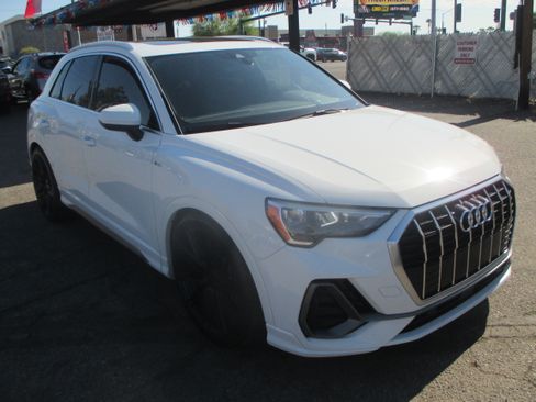 Used 2020 Audi Q3 quattro 2.0T Premium w/ S Line AWD/4WD image 16