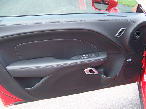 Used 2023 Dodge Challenger R/T RWD image 10
