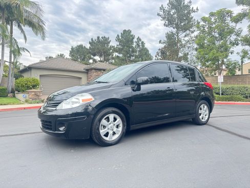 Used 2012 Nissan Versa 1.8 S w/ Special Edition FWD image 3