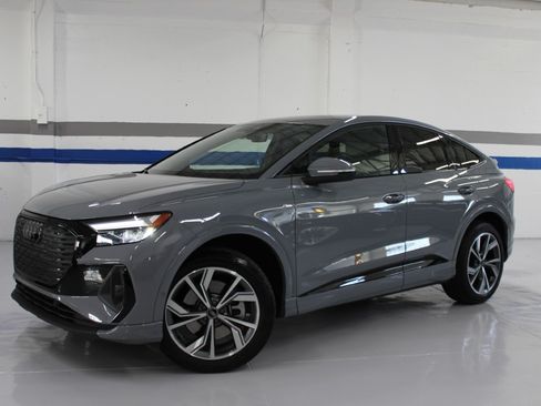 Used 2024 Audi Q4 e-tron Premium Plus image 1