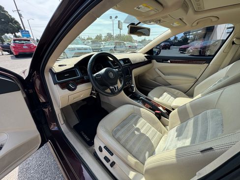 Used 2012 Volkswagen Passat 2.5 SEL image 16