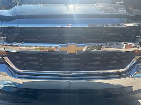 Used 2018 Chevrolet Silverado 1500 LT image 15