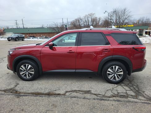 Used 2024 Nissan Pathfinder SL image 5