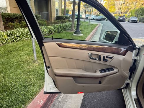 Used 2010 Mercedes-Benz E 350 image 16