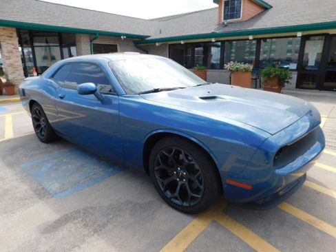 Used 2020 Dodge Challenger GT image 2