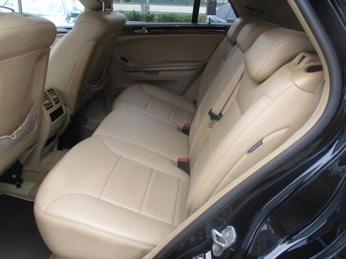 Used 2011 Mercedes-Benz ML 350 image 14