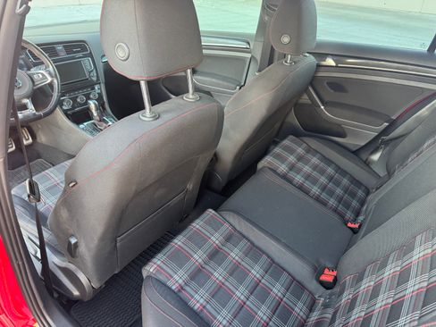 Used 2017 Volkswagen GTI image 26